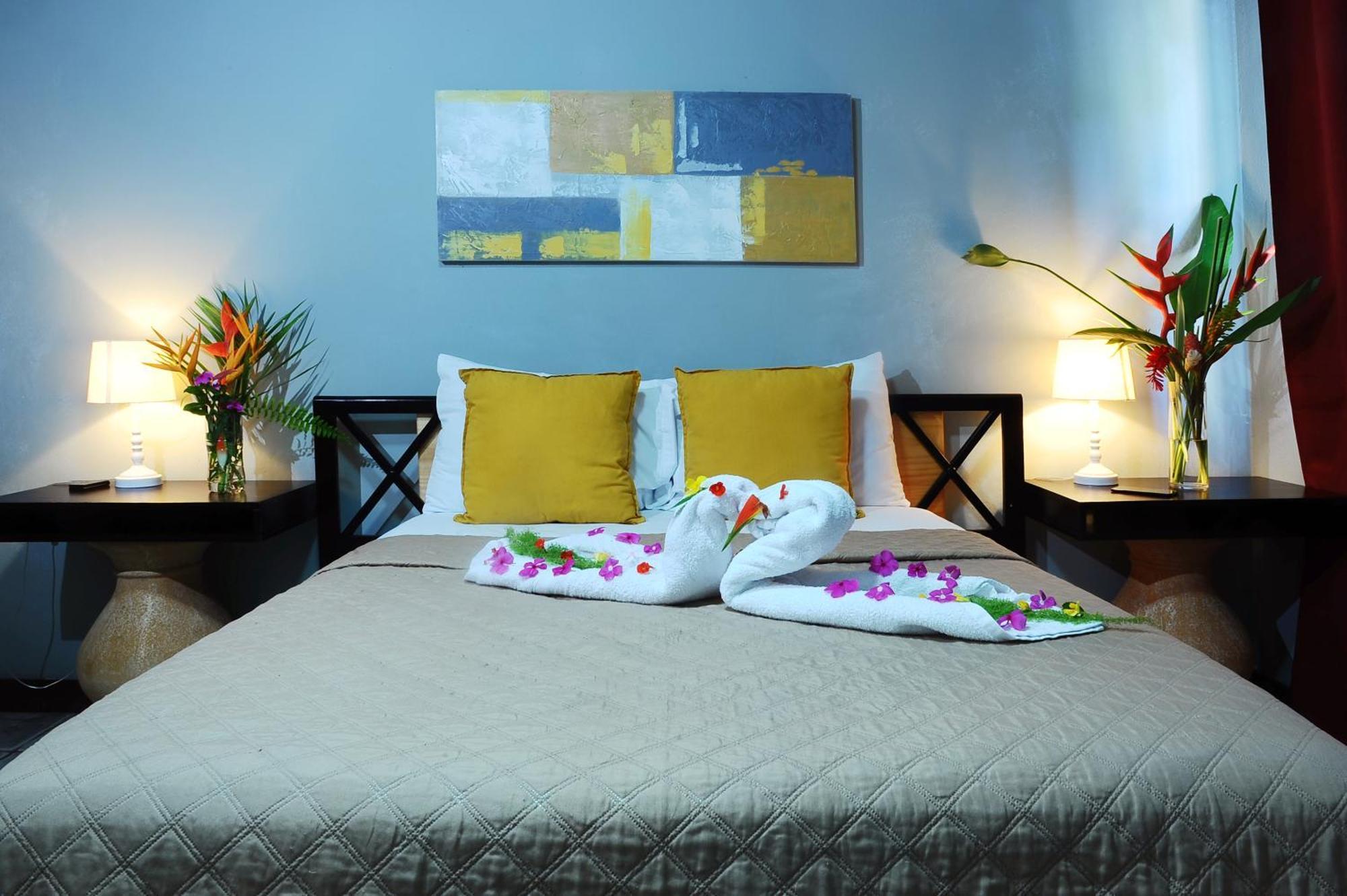 Private Fully Furnished Home At Wide Mouth Frog Hostel קפוס מראה חיצוני תמונה