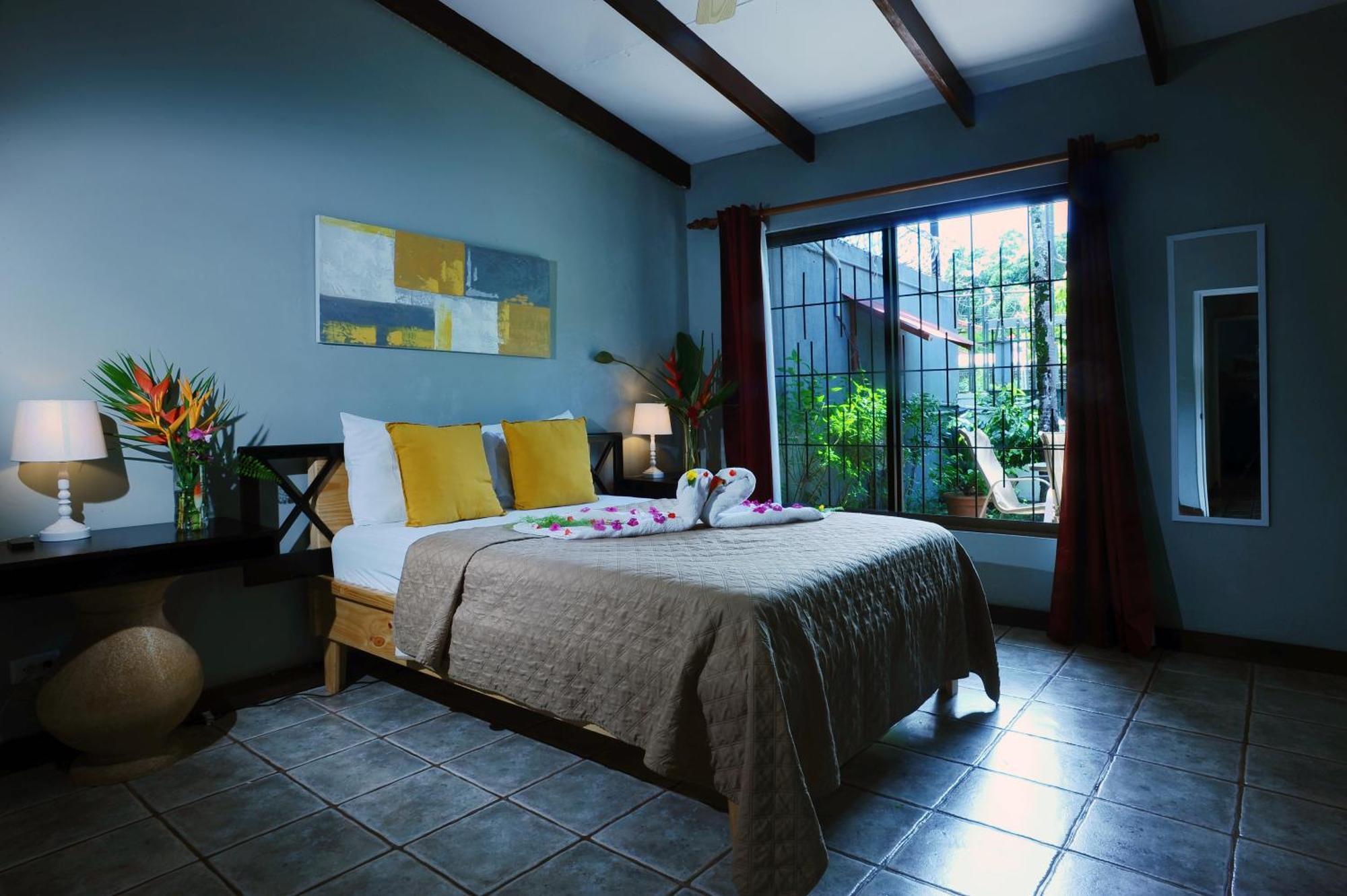 Private Fully Furnished Home At Wide Mouth Frog Hostel קפוס מראה חיצוני תמונה