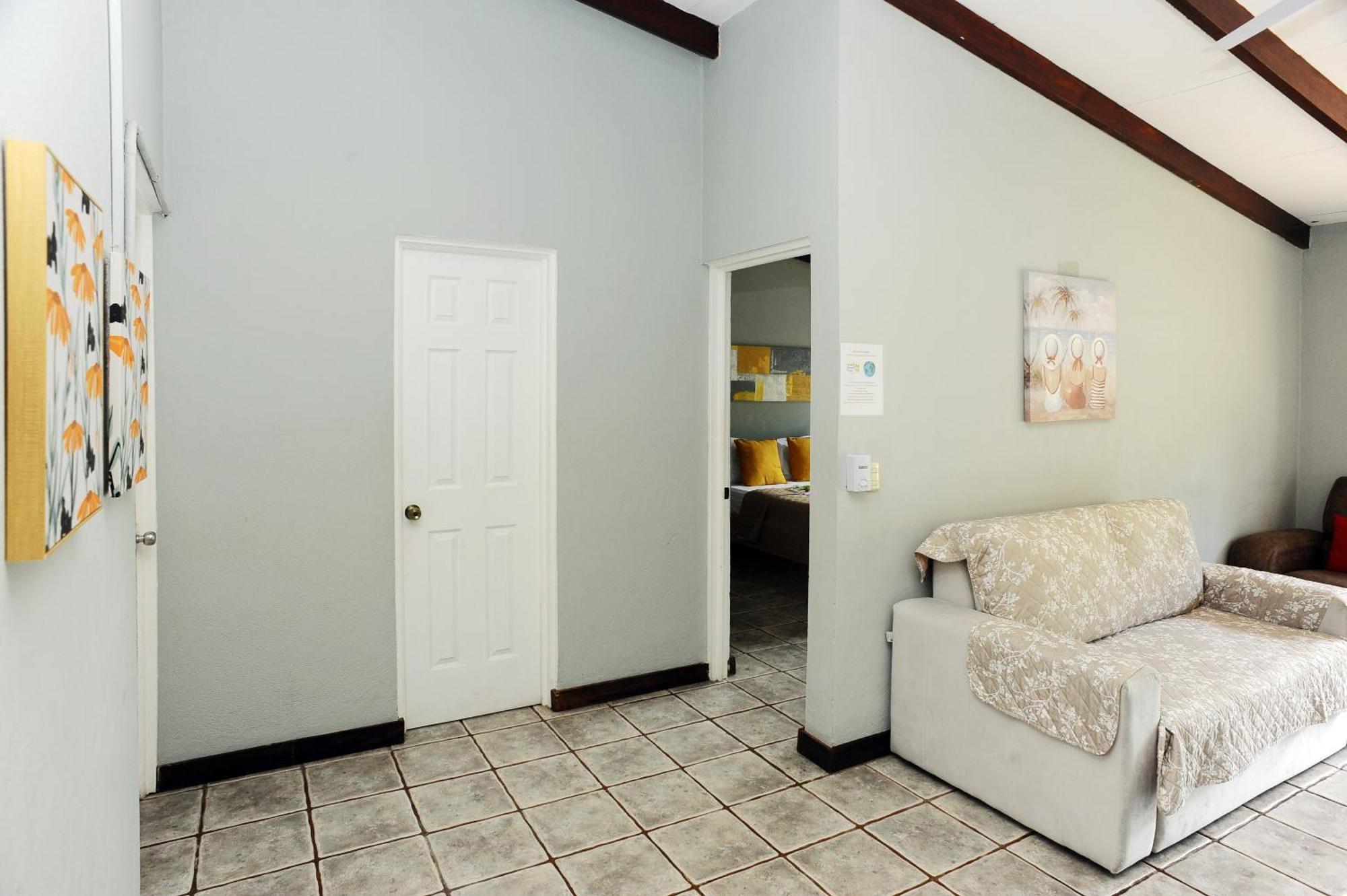 Private Fully Furnished Home At Wide Mouth Frog Hostel קפוס מראה חיצוני תמונה