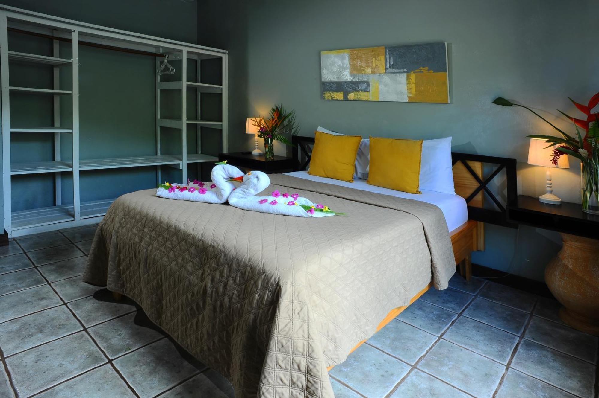 Private Fully Furnished Home At Wide Mouth Frog Hostel קפוס מראה חיצוני תמונה