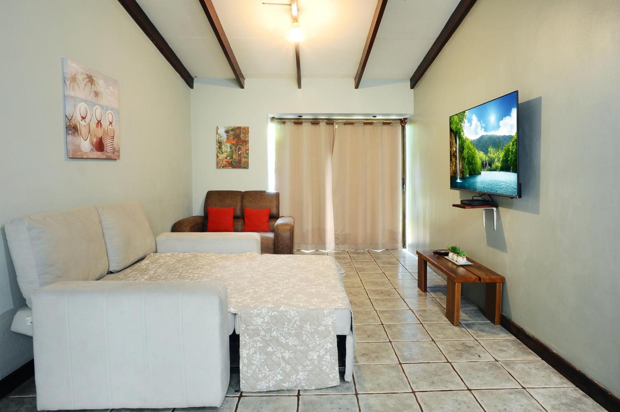 Private Fully Furnished Home At Wide Mouth Frog Hostel קפוס מראה חיצוני תמונה