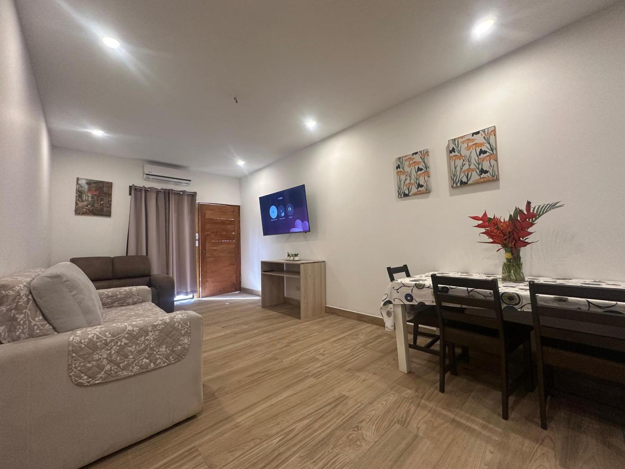 Private Fully Furnished Home At Wide Mouth Frog Hostel קפוס מראה חיצוני תמונה